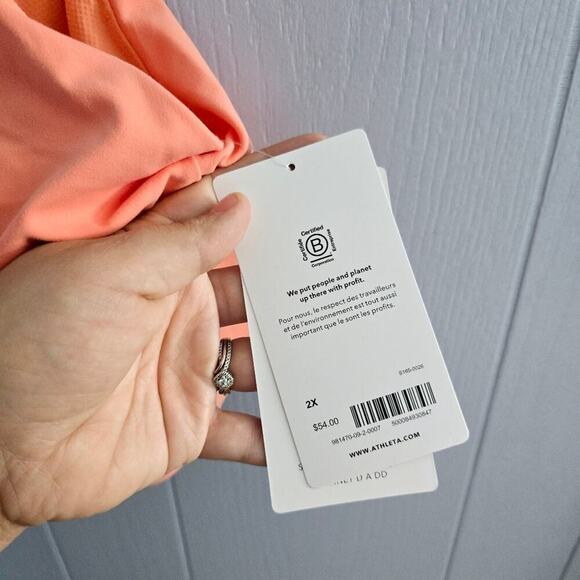 Athleta Peach Crop Top - Picture 6 of 12